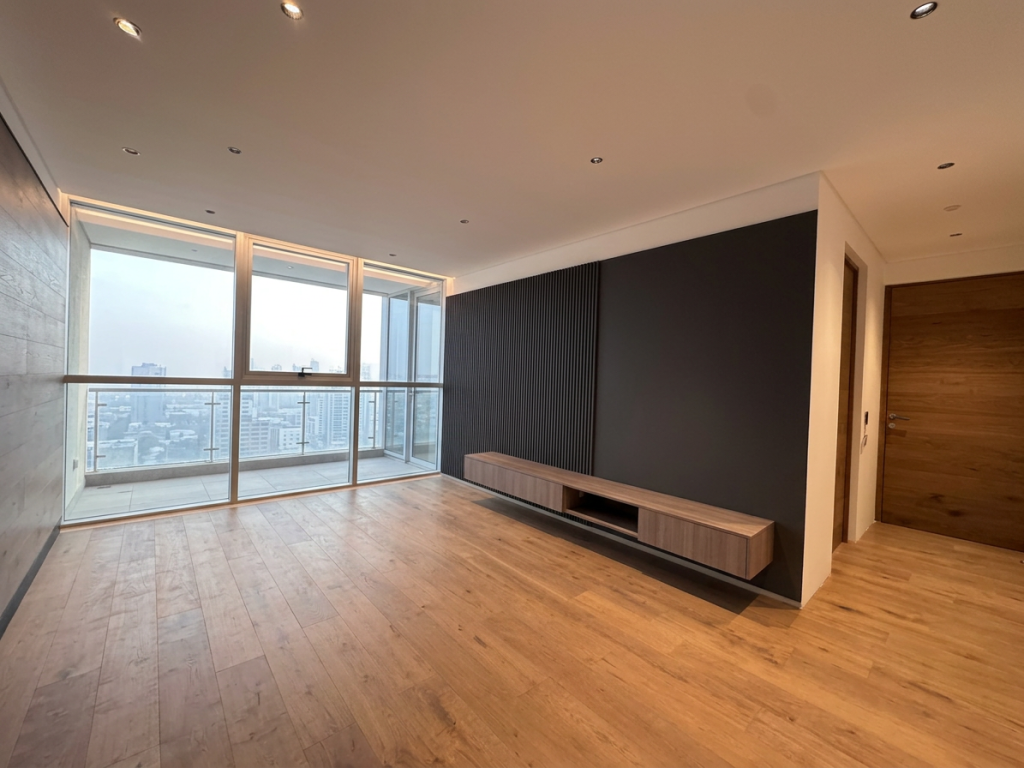 Penthouse en Polanco con amplia terraza y espacios interiores de gran formato.